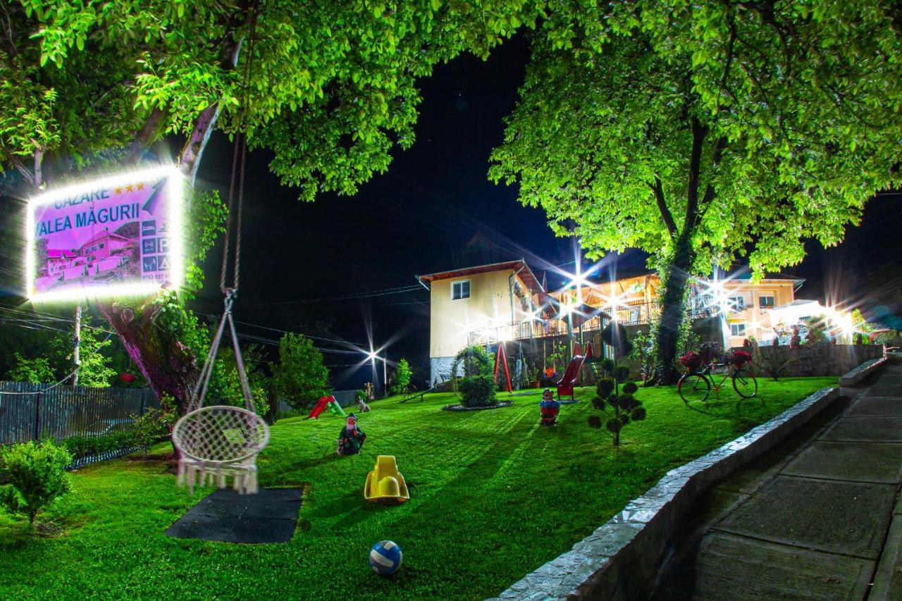Pensiunea Valea Magurii Novaci-Străini Exterior foto
